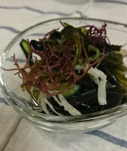 びっくりコリコリ海藻サラダ 伊豆の味 徳造丸 公式ショッピングサイト 伊豆ひもの 金目鯛 伊勢海老 トコロテン 伊豆グルメ ギフト 伊豆名物おみやげ 名産特産お土産 とくぞうまる1930 Jp びっくりコリコリ海藻サラダ 伊豆の味 徳造丸 公式ショッピングサイト 伊豆ひもの 金目鯛 伊勢海老 トコロテン 伊豆グルメ ギフト 伊豆名物おみやげ 名産特産お土産 とくぞうまる1930 Jp